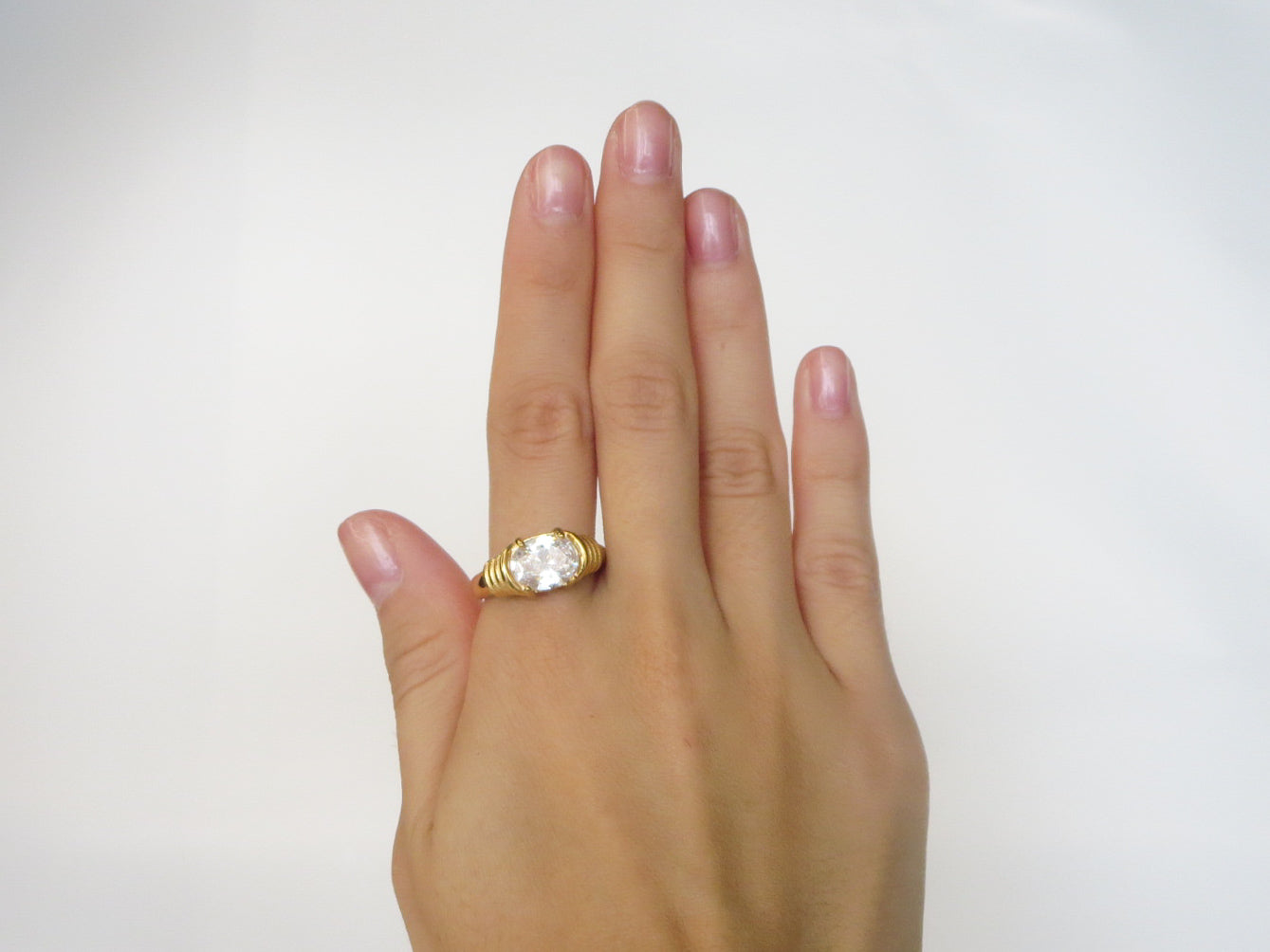 Thea Ring
