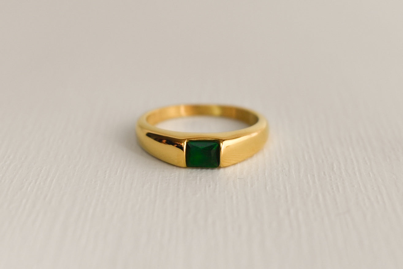 Ava Ring